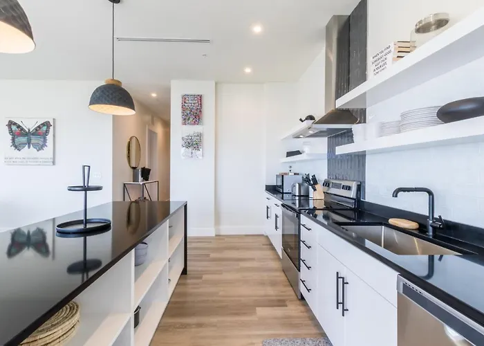 Holiday home Luxury 4 Bedroom Gulf View Condo, Rooftop Pool, Right Next To The Hangout! *