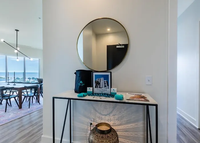 Luxury 4 Bedroom Gulf View Condo, Rooftop Pool, Right Next To The Hangout! Holiday home Gulf Shores