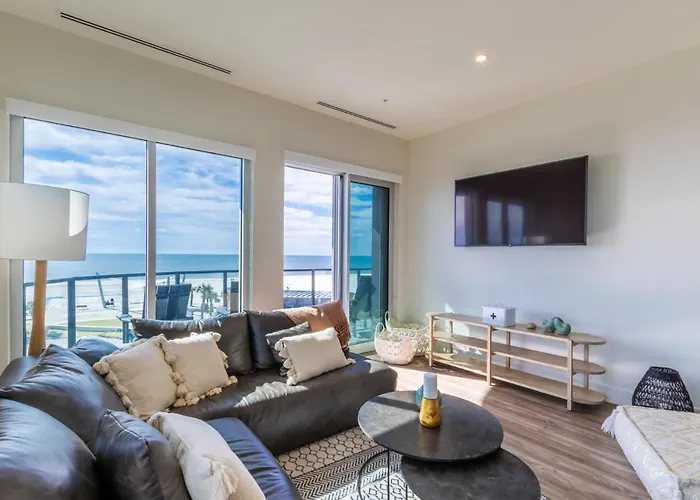 Holiday home Luxury 4 Bedroom Gulf View Condo, Rooftop Pool, Right Next To The Hangout! Gulf Shores