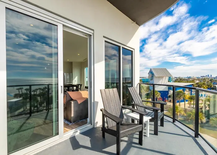 Luxury 4 Bedroom Gulf View Condo, Rooftop Pool, Right Next To The Hangout! Gulf Shores