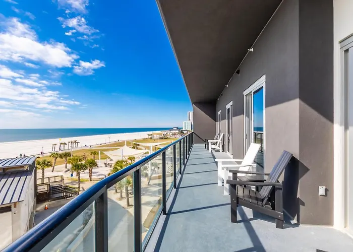 Luxury 4 Bedroom Gulf View Condo, Rooftop Pool, Right Next To The Hangout! Gulf Shores
