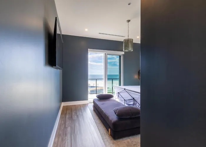 Luxury 4 Bedroom Gulf View Condo, Rooftop Pool, Right Next To The Hangout! * Gulf Shores