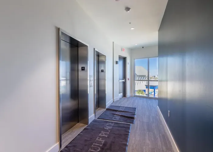 Luxury 4 Bedroom Gulf View Condo, Rooftop Pool, Right Next To The Hangout! Gulf Shores