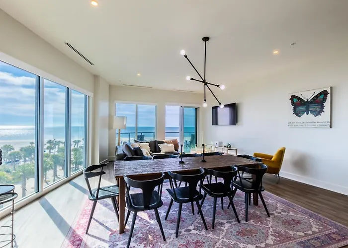 Holiday home Luxury 4 Bedroom Gulf View Condo, Rooftop Pool, Right Next To The Hangout!