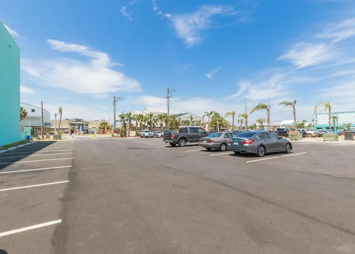 Holiday home Luxury 4 Bedroom Gulf View Condo, Rooftop Pool, Right Next To The Hangout!