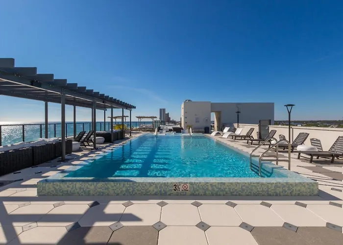 Luxury 4 Bedroom Gulf View Condo, Rooftop Pool, Right Next To The Hangout! * Gulf Shores