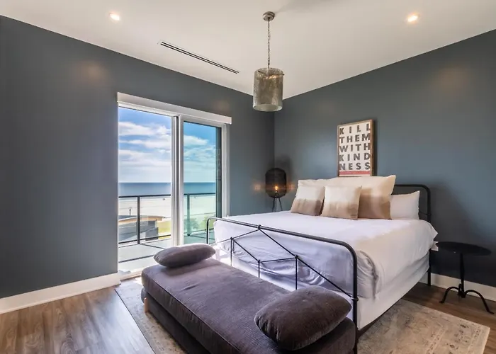 Luxury 4 Bedroom Gulf View Condo, Rooftop Pool, Right Next To The Hangout! Holiday home *