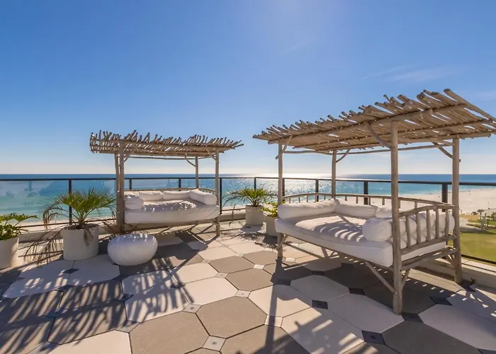 Luxury 4 Bedroom Gulf View Condo, Rooftop Pool, Right Next To The Hangout! * Gulf Shores